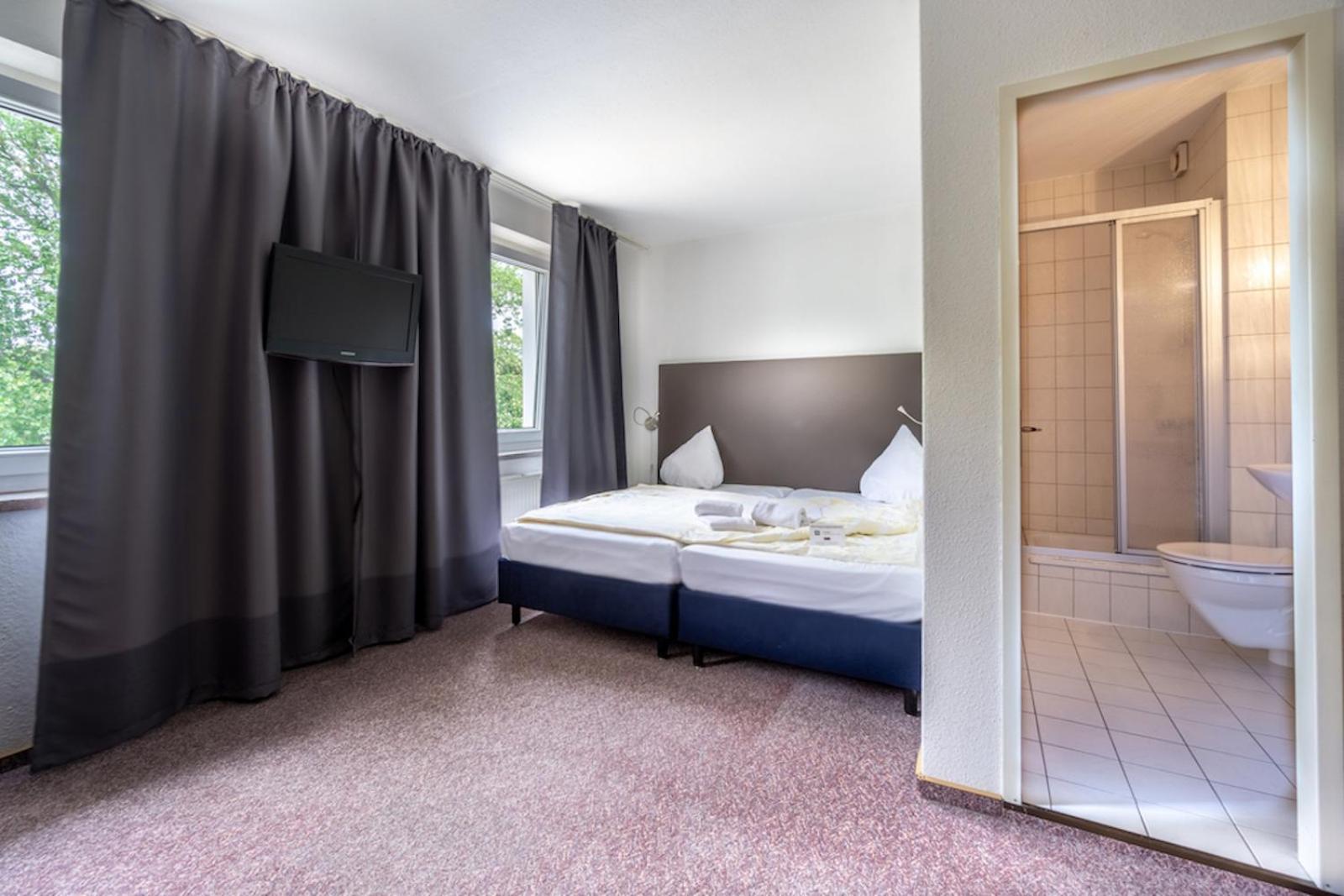 Sl'Otel Budget Bernburg Exterior photo